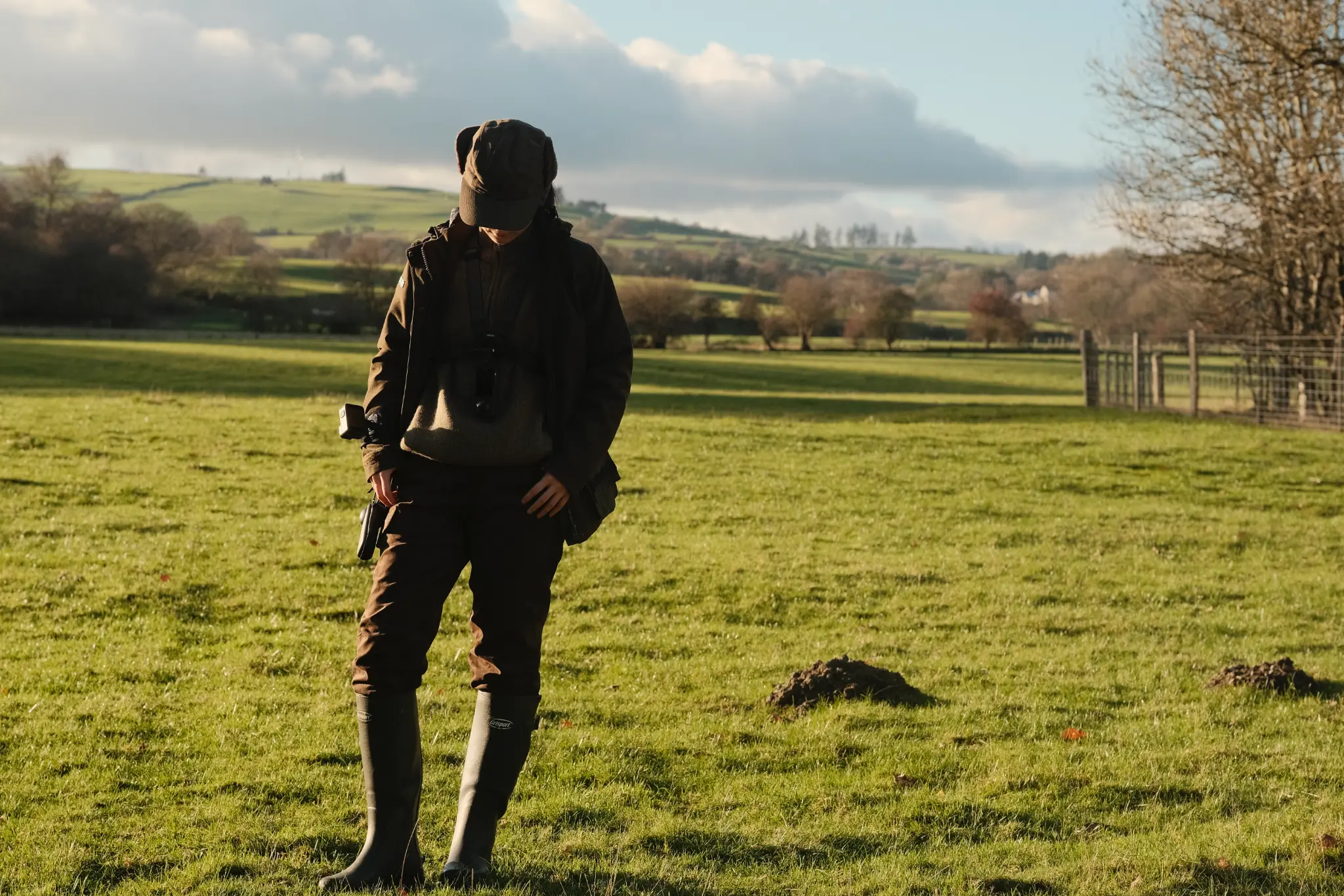 傍晚天空与庄园光影，让一天的收尾更松弛。